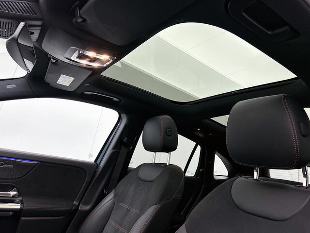 Mercedes-Benz GLA-KLASSE 180 AMG Line Panoramadak | Stoelverwarming | Sfeerverlichting | Keyless Go | incl. 24 maanden Mercedes-Benz Certified Garantie