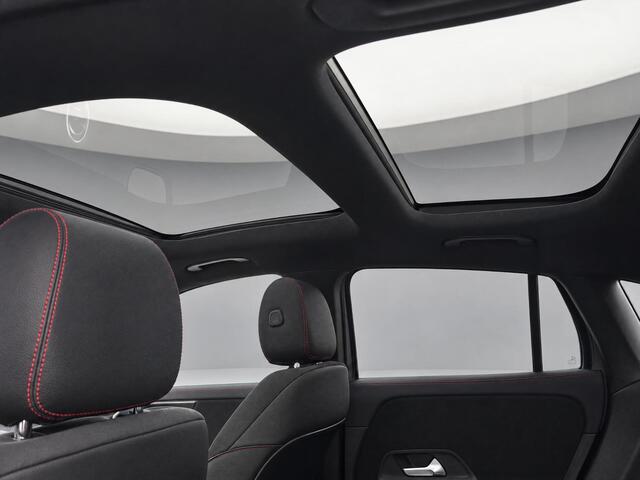 Mercedes-Benz GLA-KLASSE 250 e Business Solution AMG Limited | Panoramadak | Trekhaak | Memory