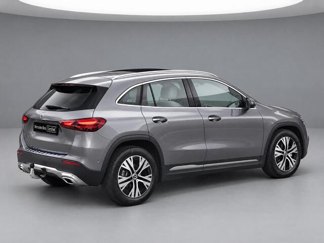 Mercedes-Benz GLA-KLASSE 180 Star Edition Luxury Line | Panoramadak | Trekhaak Wegklapbaar | Memory Pakket | Achteruitrijcamera | Sfeerverlichting | Stoelverwarming | Dodehoekassistentie | Multibeam LED | Keyless-GO | Elektrisch Bedienbare Achterklep