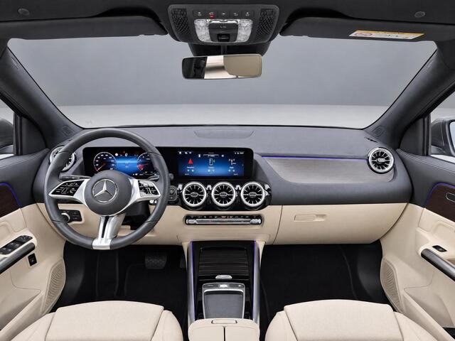Mercedes-Benz GLA-KLASSE 180 Star Edition Luxury Line | Panoramadak | Trekhaak Wegklapbaar | Memory Pakket | Achteruitrijcamera | Sfeerverlichting | Stoelverwarming | Dodehoekassistentie | Multibeam LED | Keyless-GO | Elektrisch Bedienbare Achterklep