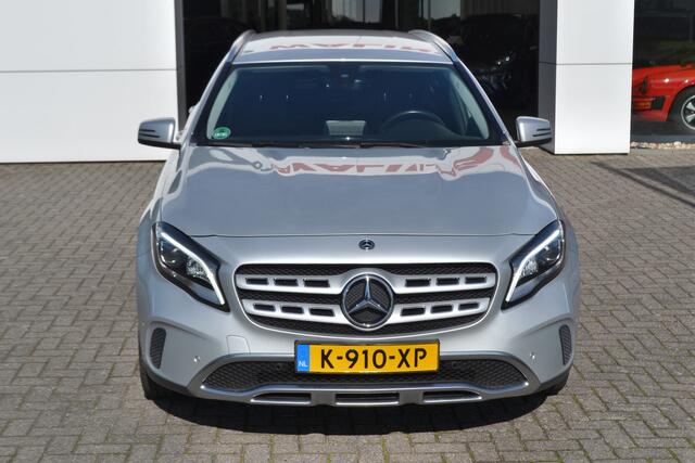 Mercedes-Benz GLA-KLASSE 180 Automaat | Leer | Carplay | Stoelverw. | Navigatie | Achteruitrijcamera | Trekhaak |