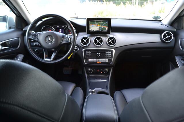 Mercedes-Benz GLA-KLASSE 180 Automaat | Leer | Carplay | Stoelverw. | Navigatie | Achteruitrijcamera | Trekhaak |
