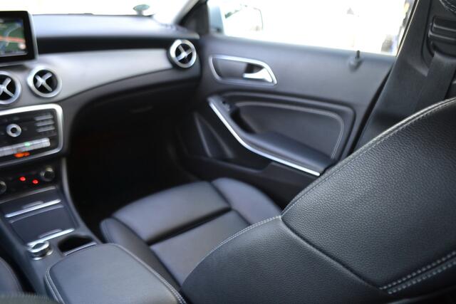 Mercedes-Benz GLA-KLASSE 180 Automaat | Leer | Carplay | Stoelverw. | Navigatie | Achteruitrijcamera | Trekhaak |
