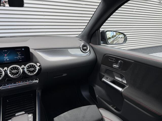 Mercedes-Benz GLA-KLASSE 250 e AMG |Pano|ACC|Trekhaak|Memory|