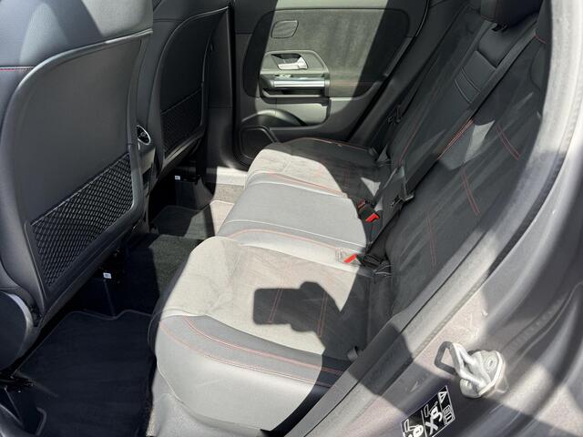 Mercedes-Benz GLA-KLASSE 250 e AMG |Pano|ACC|Trekhaak|Memory|