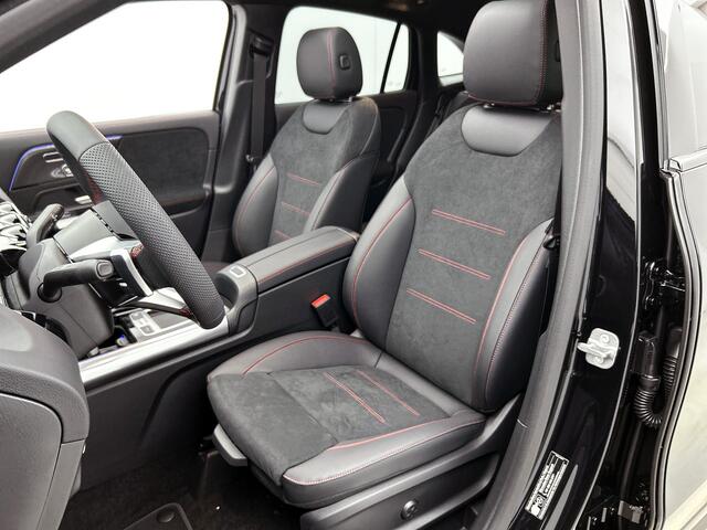 Mercedes-Benz GLA-KLASSE 180 Business Solution AMG | Premium Plus pakket | Nightpakket | Trekhaak | Panoramaschuifdak | GUARD 360 ° Plus | DISTRONIC | 360° camera | 19" vijf-dubbelspaaks AMG velgen |
