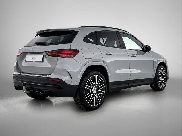 Mercedes-Benz GLA-KLASSE 250 e 140 Year Edition | Plus pakket | Noghtpakket | Trekhaak | Panoramaschuifdak | 20" tien-dubbelspaaks AMG velgen | Warmtewerend, donkergetint glas |