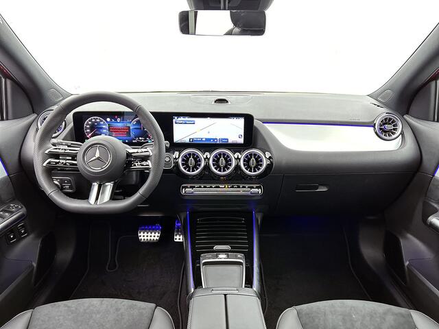 Mercedes-Benz GLA-KLASSE 250 e 140 Year Edition | Nightpakket | Spiegelpakket | Panoramaschuifdak | Dodehoekassistent | 20" tien-dubbelspaaks AMG velgen | Sound system |