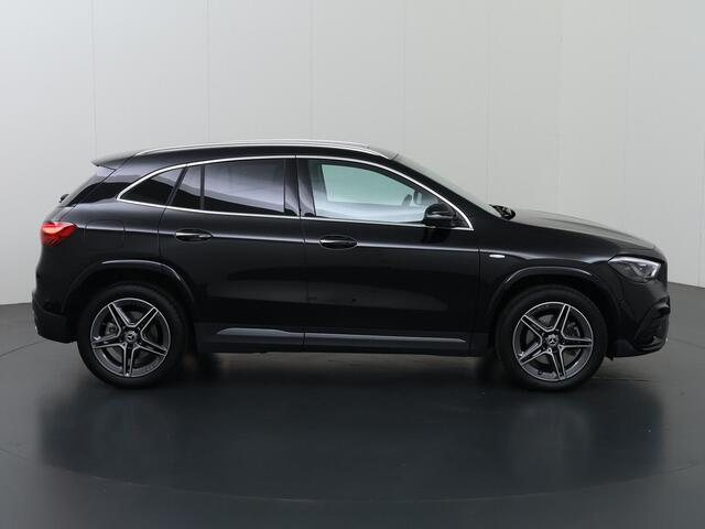 Mercedes-Benz GLA-KLASSE 250 e Business Solution AMG | Panoramadak | 360 graden camera | Memory | Keyless | Head-up display | Sfeerverlichting |