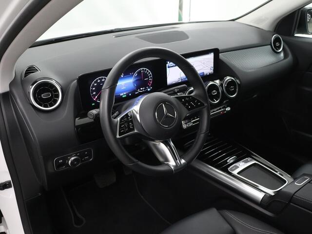 Mercedes-Benz GLA-KLASSE 250 e Luxury Line | SOH 96,7% | Night Pakket | Elek. Trekhaak | Stoelverwarming | Winter pakket | Elek. Achterklep |