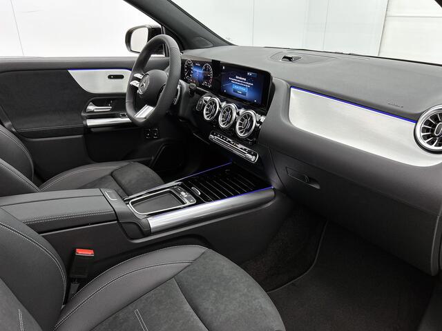Mercedes-Benz GLA-KLASSE 250 e 140 Year Edition | Plus pakket | Nightpakket | Parkeerpakket | Panoramaschuifdak | 20" tien-dubbelspaaks AMG velgen | Warmtewerend, donkergetint glas |
