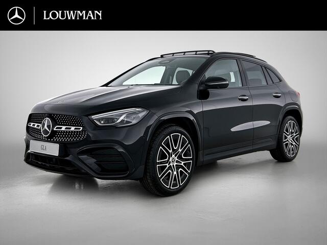 Mercedes-Benz GLA-KLASSE 250 e 140 Year Edition | Premium Plus pakket | Nightpakket | Parkeerpakket | Trekhaak | Panoramaschuifdak | 360° camera | 20" tien-dubbelspaaks AMG velgen | Warmtewerend, donkergetint glas |