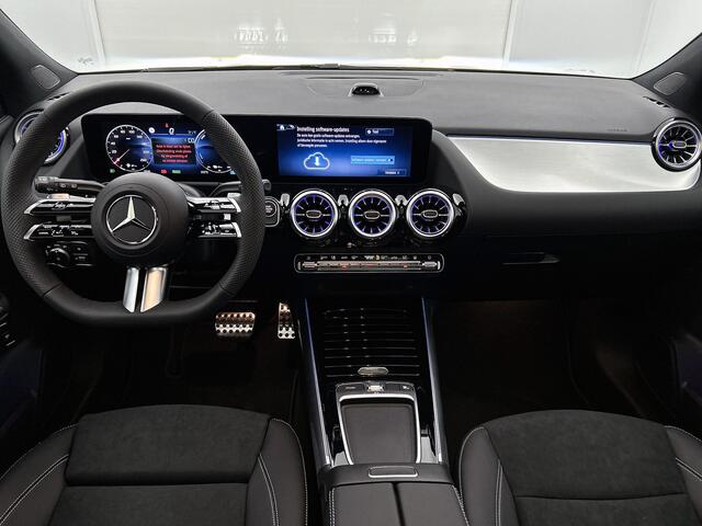 Mercedes-Benz GLA-KLASSE 250 e 140 Year Edition | Plus pakket | Nightpakket | Parkeerpakket | Panoramaschuifdak | 20" tien-dubbelspaaks AMG velgen | Warmtewerend, donkergetint glas |