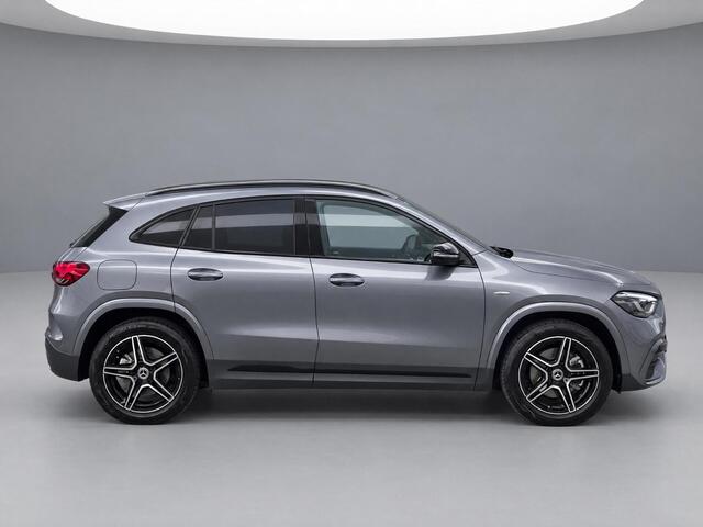 Mercedes-Benz GLA-KLASSE 250 e AMG Line | Trekhaak | Panoramadak |