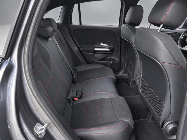 Mercedes-Benz GLA-KLASSE 250 e AMG Line | Trekhaak | Panoramadak |