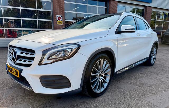 Mercedes-Benz GLA-KLASSE 200 PREMIUM PLUS A/T Leder panorama dak Trekhaak.