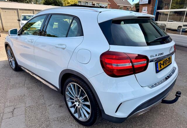 Mercedes-Benz GLA-KLASSE 200 PREMIUM PLUS A/T Leder panorama dak Trekhaak.