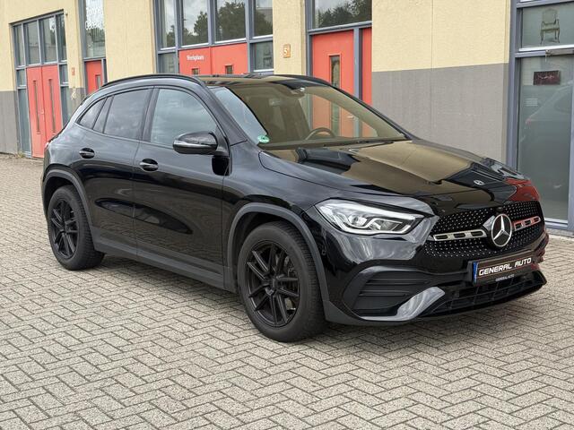 Mercedes-Benz GLA-KLASSE 200 AMG Line, Automaat, Alcantara
