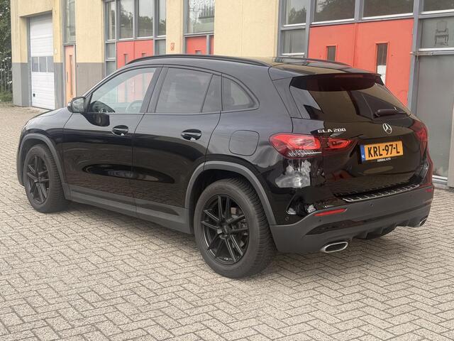 Mercedes-Benz GLA-KLASSE 200 AMG Line, Automaat, Alcantara