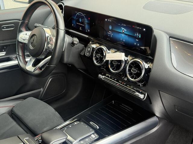 Mercedes-Benz GLA-KLASSE 200 AMG Line, Automaat, Alcantara