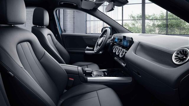 Mercedes-Benz GLA-KLASSE 250 e AMG Line | Stoelverwarming | Achteruitrijcamera | Apple Carplay |