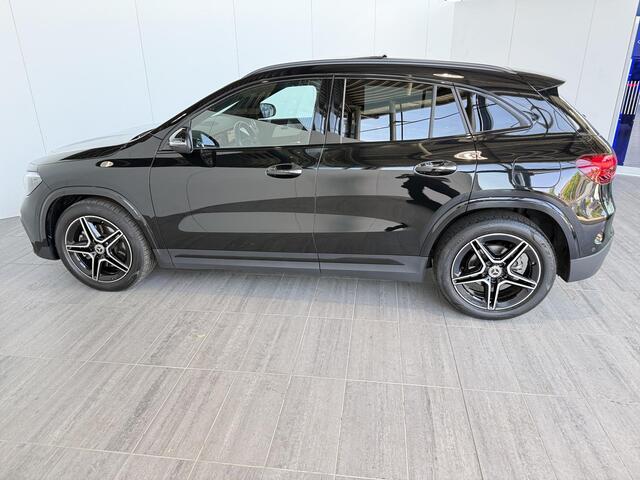 Mercedes-Benz GLA-KLASSE 180 AMG Line | Panoramaschuifdak | Night| Achteruitrijcamera | Dodehoekassistent |