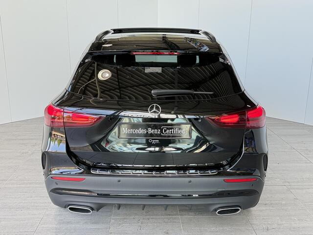 Mercedes-Benz GLA-KLASSE 180 AMG Line | Panoramaschuifdak | Night| Achteruitrijcamera | Dodehoekassistent |