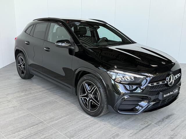 Mercedes-Benz GLA-KLASSE 180 AMG Line | Panoramaschuifdak | Night| Achteruitrijcamera | Dodehoekassistent |