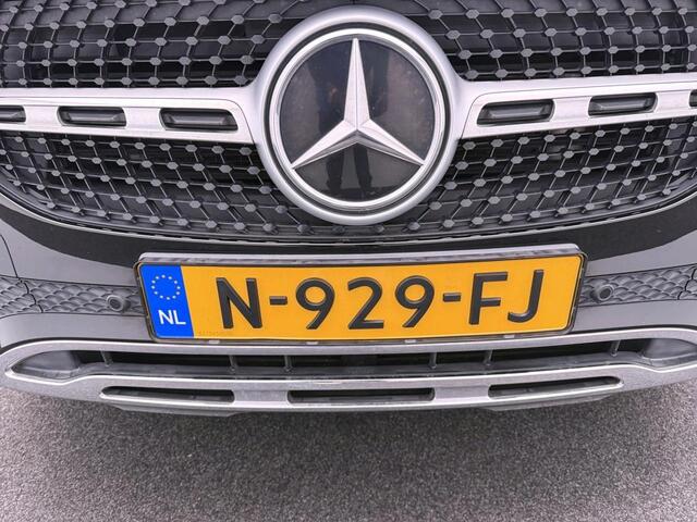 Mercedes-Benz GLA-KLASSE 180 Business Solution Ledkoplampen | Stoelverwarming | Parkeerpakket met achteruitrijcamera | Spiegelpakket. Inclusief 24 maanden Mercedes-Benz Certified garantie voor Europa.