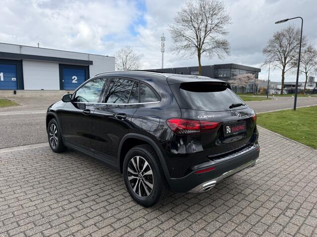 Mercedes-Benz GLA-KLASSE 180 Aut Panorama Camera