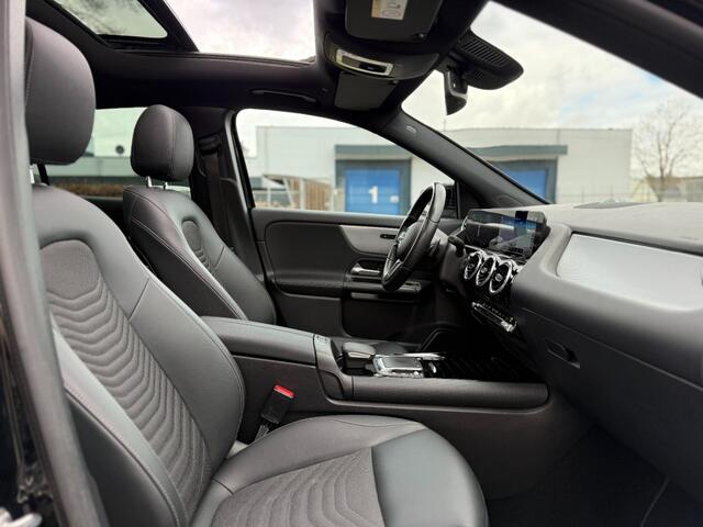 Mercedes-Benz GLA-KLASSE 180 Aut Panorama Camera