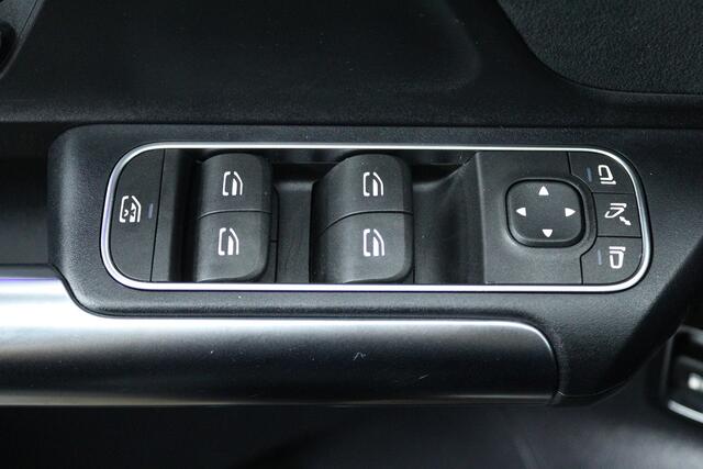 Mercedes-Benz GLA-KLASSE 250 e AMG Line (SFEERVERLICHTING, CAMERA, STOELVERWARMING, LED, 1e EIGENAAR)