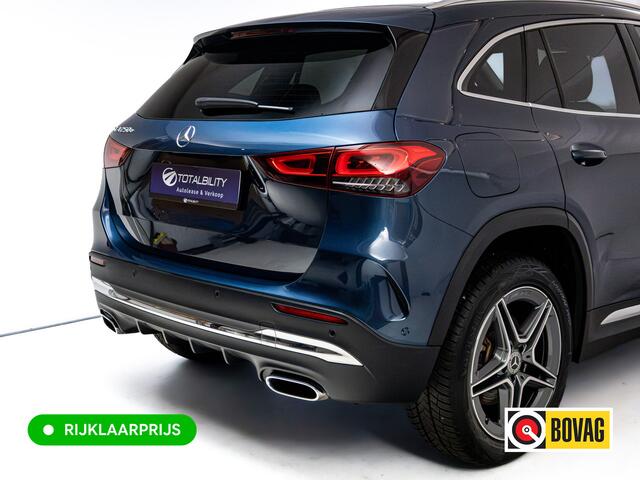 Mercedes-Benz GLA-KLASSE 250 e Business Solution AMG Limited | Panoramadak | Stoelverwarming | Sfeerverlichting | Camera | Navigatie | Focal Audio, Led High Performance, Side Assist, Carplay/Android, Privacy Glas, Zwarte Hemel
