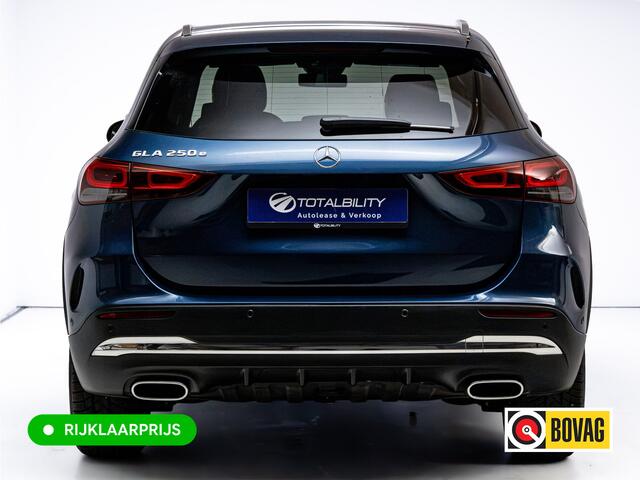 Mercedes-Benz GLA-KLASSE 250 e Business Solution AMG Limited | Panoramadak | Stoelverwarming | Sfeerverlichting | Camera | Navigatie | Focal Audio, Led High Performance, Side Assist, Carplay/Android, Privacy Glas, Zwarte Hemel