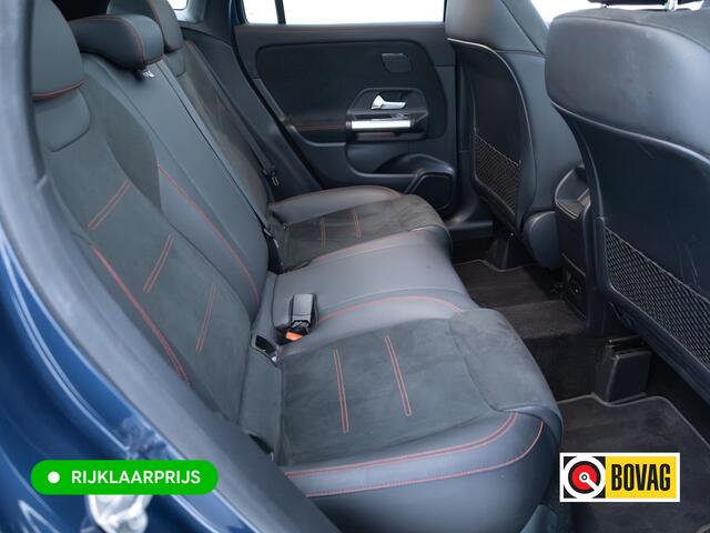 Mercedes-Benz GLA-KLASSE 250 e Business Solution AMG Limited | Panoramadak | Stoelverwarming | Sfeerverlichting | Camera | Navigatie | Focal Audio, Led High Performance, Side Assist, Carplay/Android, Privacy Glas, Zwarte Hemel
