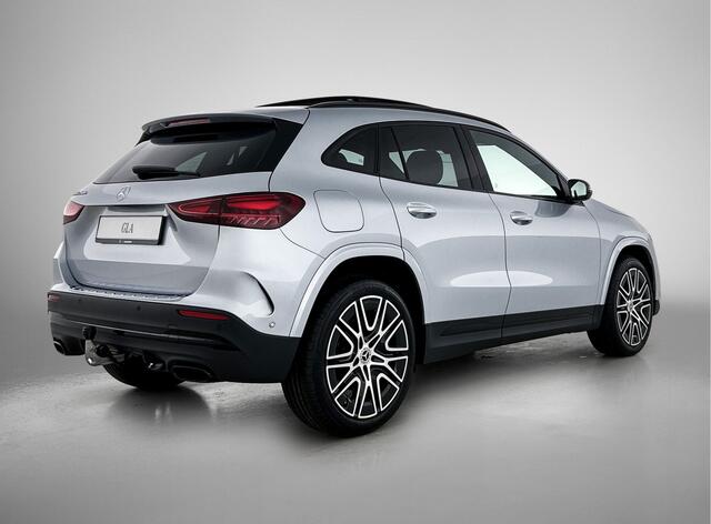 Mercedes-Benz GLA-KLASSE 250 e 140 Year Edition | Plus pakket | Nightpakket | Parkeerpakket | Trekhaak | Panoramaschuifdak | 20" tien-dubbelspaaks AMG velgen | Warmtewerend, donkergetint glas |