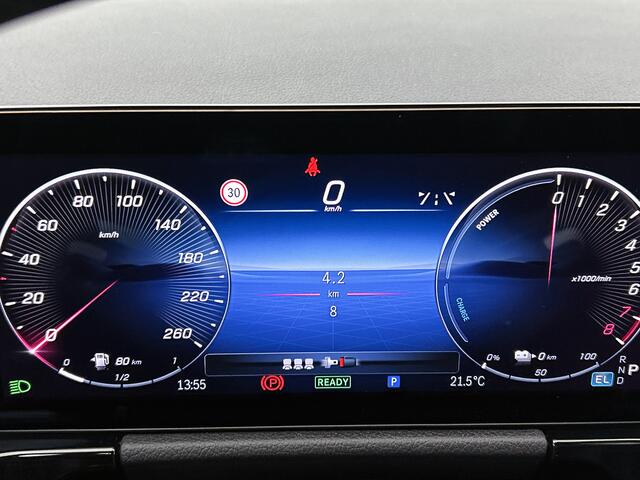 Mercedes-Benz GLA-KLASSE 250 e 140 Year Edition | Plus pakket | Nightpakket | Parkeerpakket | Trekhaak | Panoramaschuifdak | 20" tien-dubbelspaaks AMG velgen | Warmtewerend, donkergetint glas |
