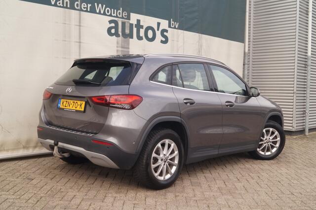 Mercedes-Benz GLA-KLASSE 180d Automaat Business Solution -ECC-NAVI-TREKHAAK-