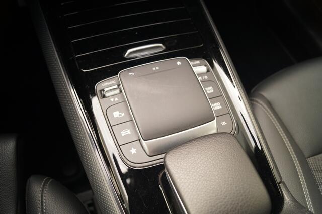 Mercedes-Benz GLA-KLASSE 180d Automaat Business Solution -ECC-NAVI-TREKHAAK-