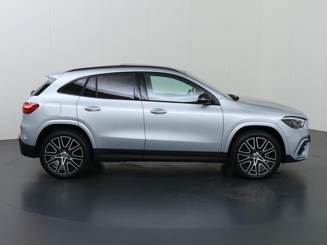 Mercedes-Benz GLA-KLASSE 250 e 140 Years Edition | AMG | Night | Panoramadak | Stoelverwarming | Sfeerverlichting | Achteruitrijcamera |