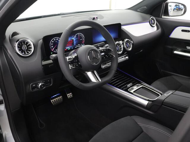 Mercedes-Benz GLA-KLASSE 250 e 140 Years Edition | AMG | Night | Panoramadak | Stoelverwarming | Sfeerverlichting | Achteruitrijcamera |