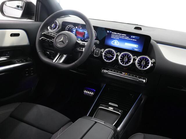 Mercedes-Benz GLA-KLASSE 250 e 140 Years Edition | AMG | Night | Panoramadak | Stoelverwarming | Sfeerverlichting | Achteruitrijcamera |