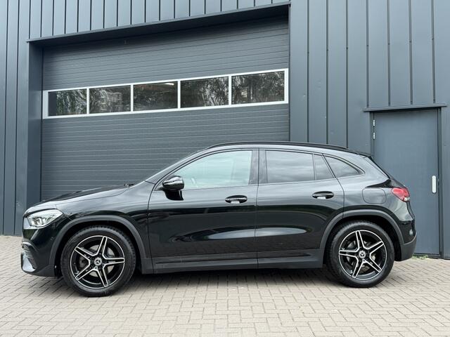 Mercedes-Benz GLA-KLASSE 200 AMG Line Pano*Camera Nieuwstaat ?