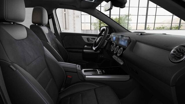Mercedes-Benz GLA-KLASSE 250 e 140 Years Edition | Panorama-schuifdak | Achteruitrijcamera | Stoelverwarming | APPLE carplay