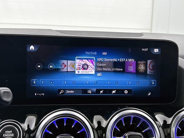 Mercedes-Benz GLA-KLASSE 250 e AMG Plug-In Hybride | AMG-Line IN en Exterieur | Sfeefverlichting| Chroompakket | Navigatie | Panorama-schuifkanteldak | Stoelverwarming | 24 Maanden Mercedes-Benz Certified garantie.