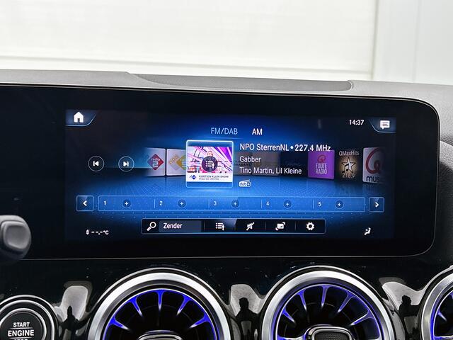 Mercedes-Benz GLA-KLASSE 250 e AMG Plug-In Hybride | AMG-Line IN en Exterieur | Sfeefverlichting| Chroompakket | Navigatie | Panorama-schuifkanteldak | Stoelverwarming | 24 Maanden Mercedes-Benz Certified garantie.