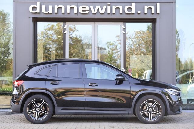 Mercedes-Benz GLA-KLASSE 200 4M AMG LINE *PANO*CARBON*TREKHAAK*MEMORY*SFEER*NIGHT*KEYLESS