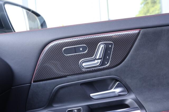 Mercedes-Benz GLA-KLASSE 200 4M AMG LINE *PANO*CARBON*TREKHAAK*MEMORY*SFEER*NIGHT*KEYLESS