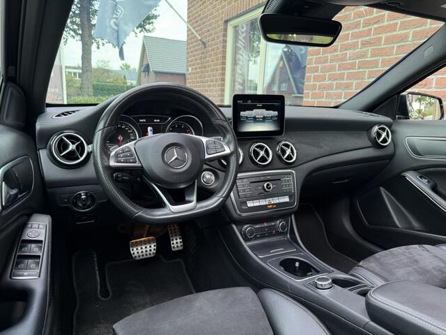 Mercedes-Benz GLA-KLASSE 200 Premium Plus AMG-Pakket 157PK Automaat SCHUIF.KANTELDAK / PANODAK / SPORTSTOELEN / FULL.LED / NAVI / PDC