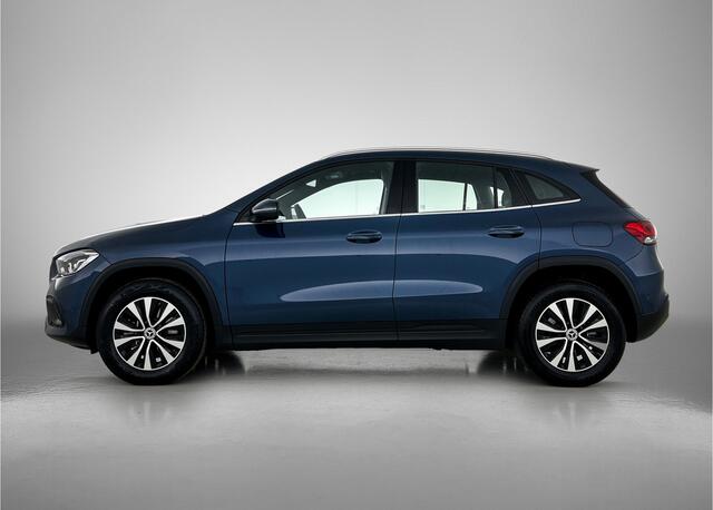 Mercedes-Benz GLA-KLASSE 250 e Plug-In Hybride | Trekhaak | Achteruitrijcamera | Ledkoplampen | Easy-Pack Achterklep |Stoelverwarming voor. Inclusief 24 maanden MB Certified garantie voor Europa. garage-sale